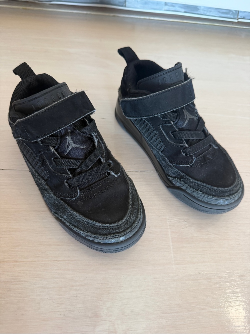 Jordan Spizike Low Boys Preschool Black Velcro Sneakers 11C